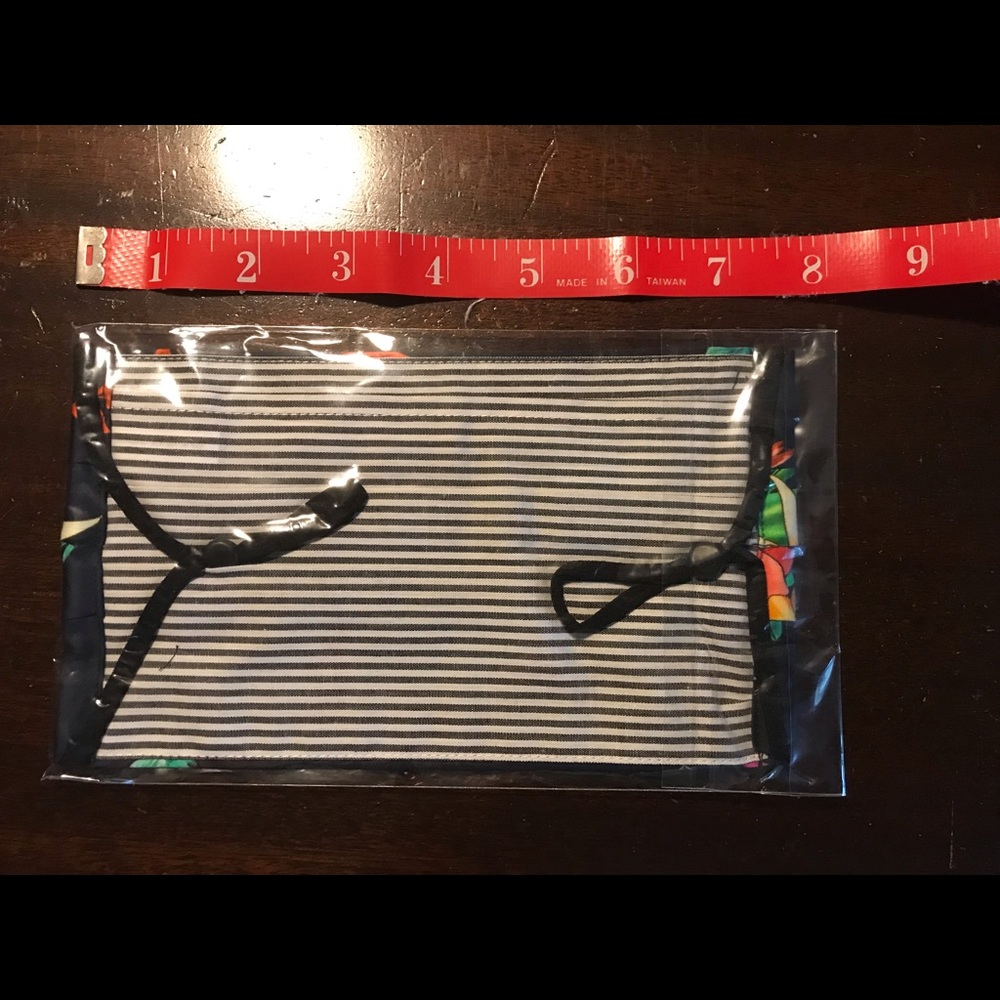 Johnny Was pleated sateen/cotton face mask. Adult size. Brand new! Never worn. - Picture 4 of 4